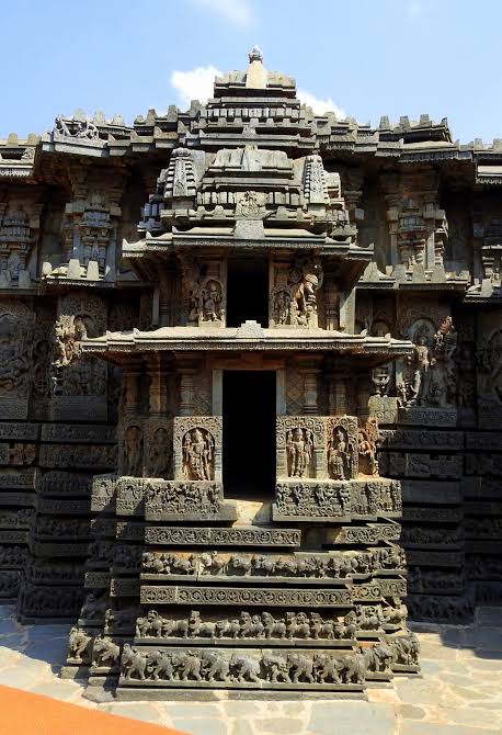 Hoysaleshwara temple - Halebidu